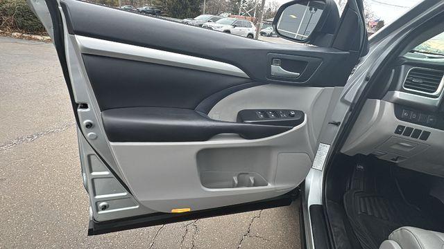 used 2019 Toyota Highlander car, priced at $22,900