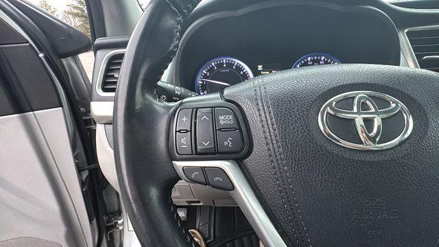 used 2019 Toyota Highlander car, priced at $22,900
