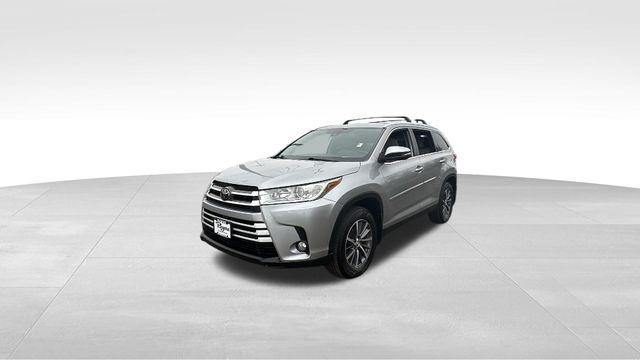 used 2019 Toyota Highlander car, priced at $22,900