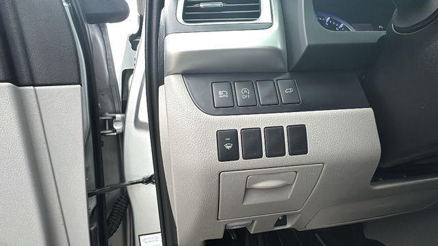 used 2019 Toyota Highlander car, priced at $22,900