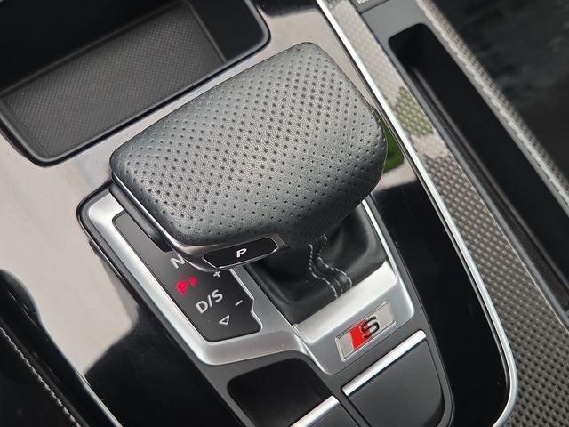 Audi SQ5 view 26