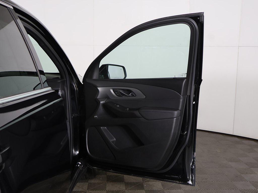 used 2023 Chevrolet Traverse car, priced at $22,699