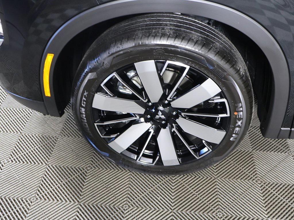 new 2025 Mitsubishi Outlander car, priced at $38,465