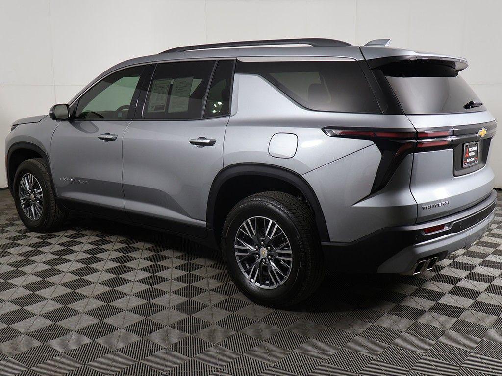 used 2025 Chevrolet Traverse car, priced at $34,799