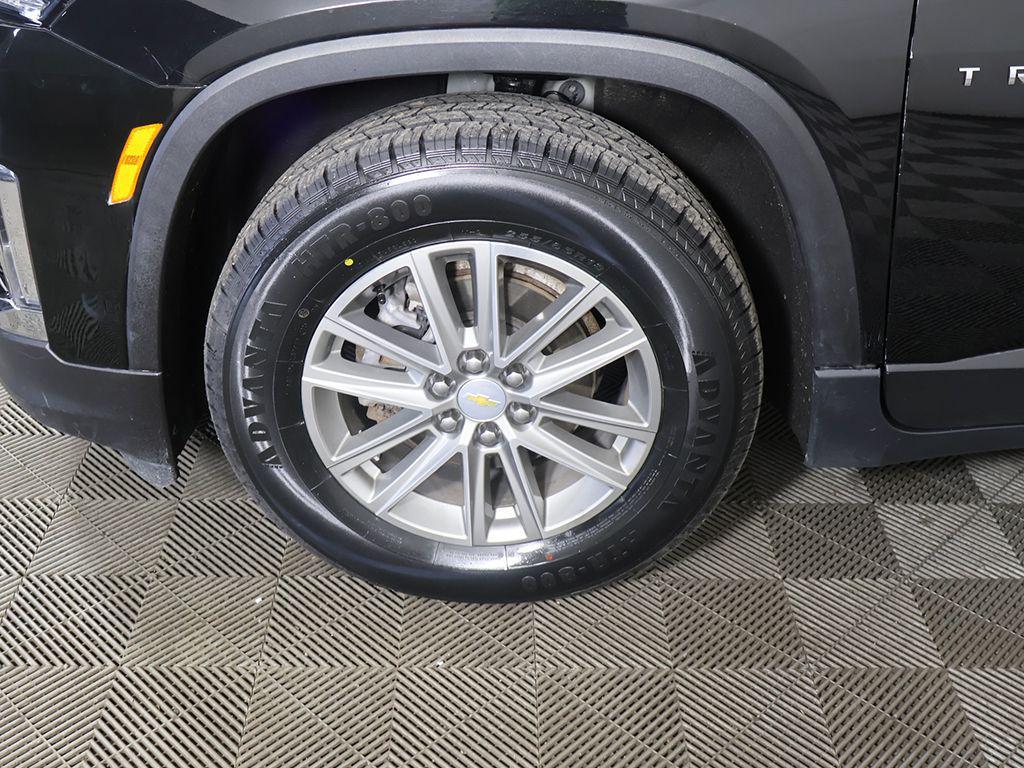 used 2023 Chevrolet Traverse car, priced at $22,990