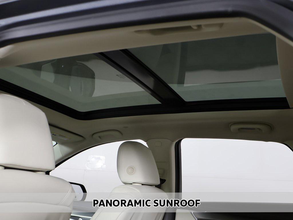 used 2022 Cadillac XT5 car, priced at $26,999