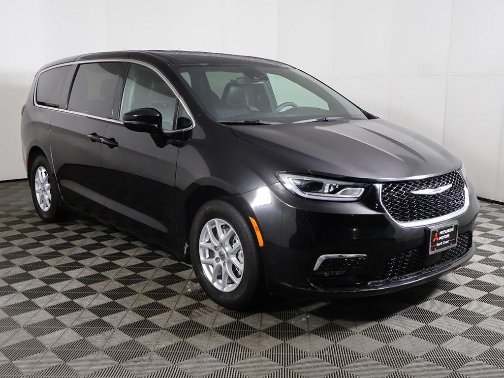 used 2025 Chrysler Pacifica car, priced at $31,199