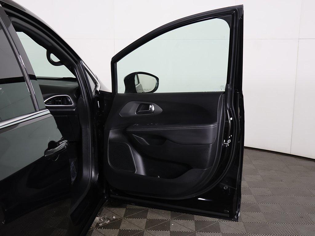 used 2025 Chrysler Pacifica car, priced at $31,199