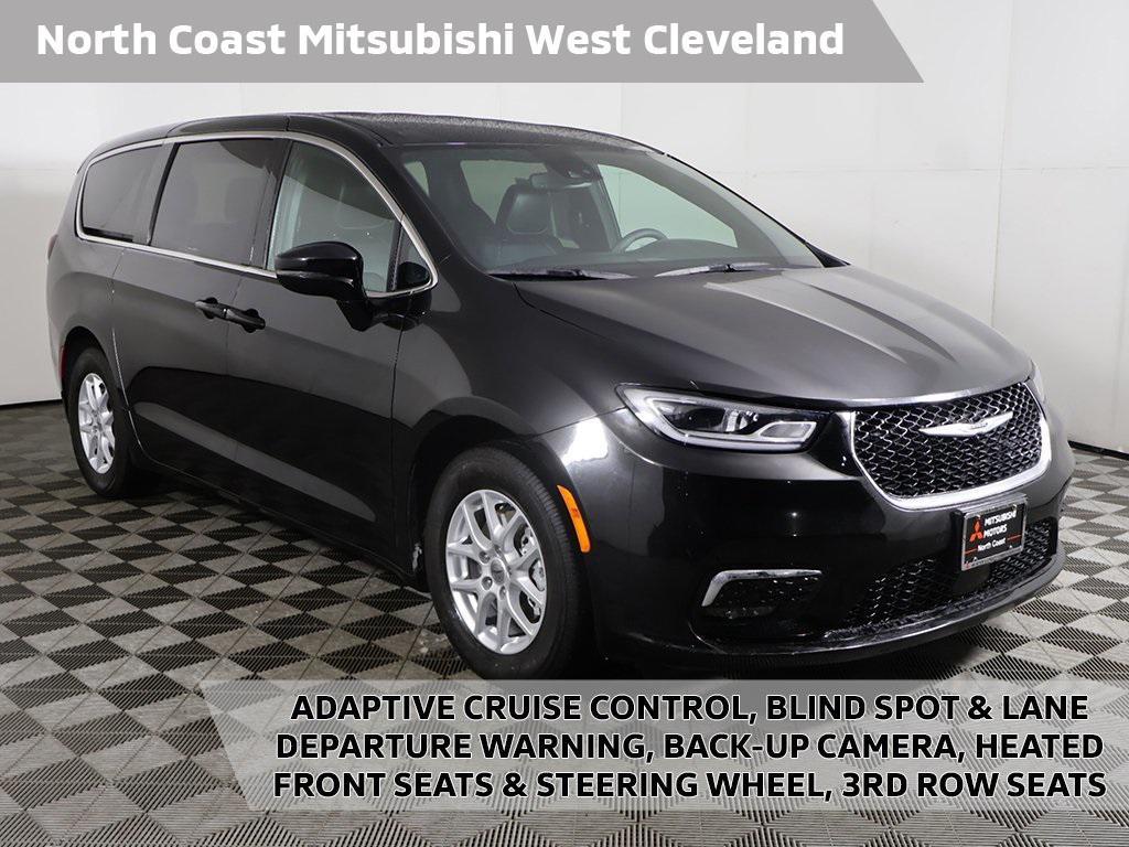 used 2025 Chrysler Pacifica car, priced at $32,329