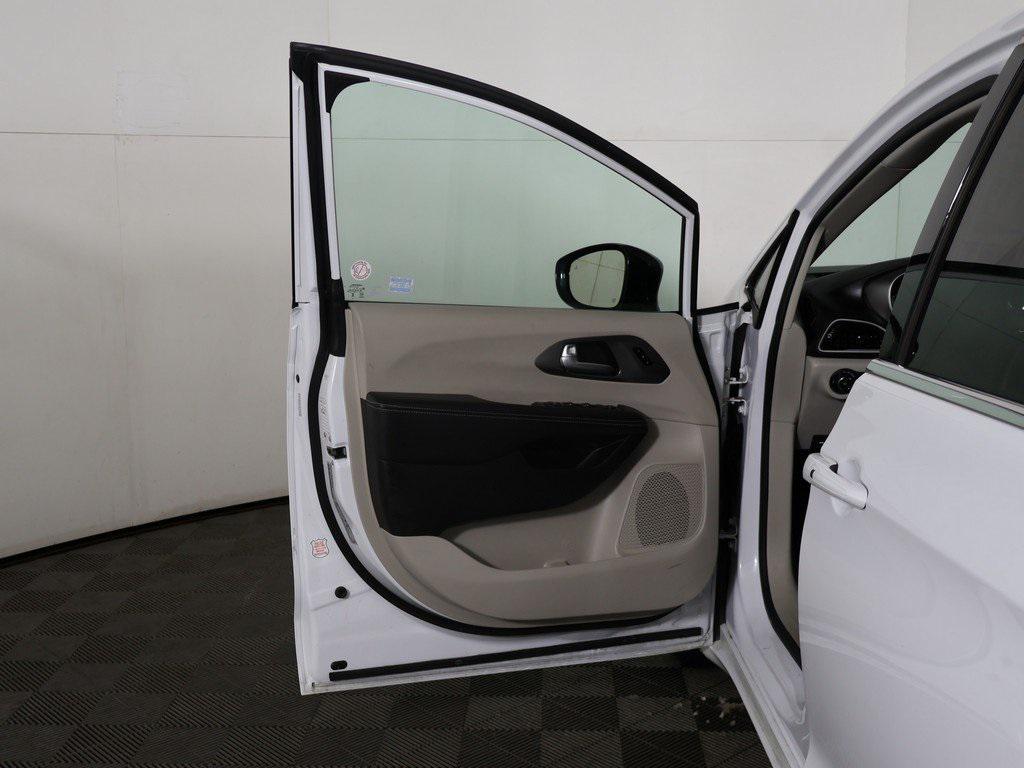 used 2024 Chrysler Pacifica car, priced at $28,599