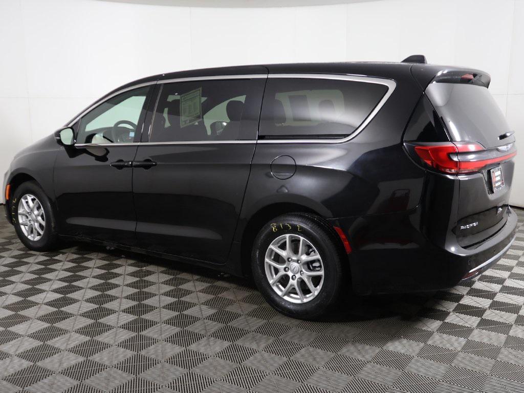used 2025 Chrysler Pacifica car, priced at $30,499