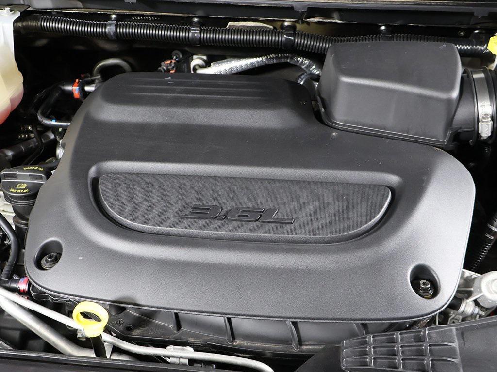 used 2025 Chrysler Pacifica car, priced at $30,499