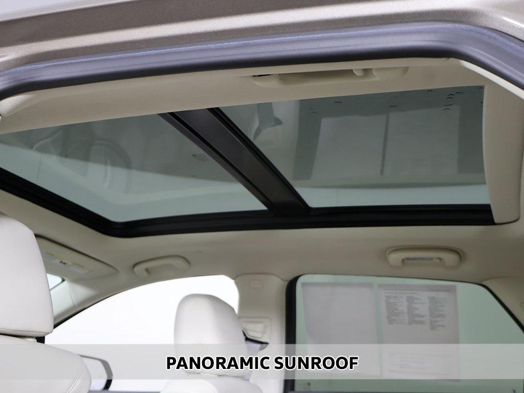 used 2023 Cadillac XT5 car, priced at $28,599