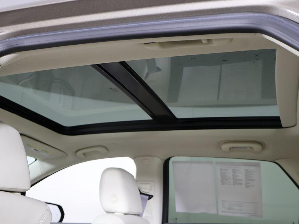 used 2023 Cadillac XT5 car, priced at $28,599