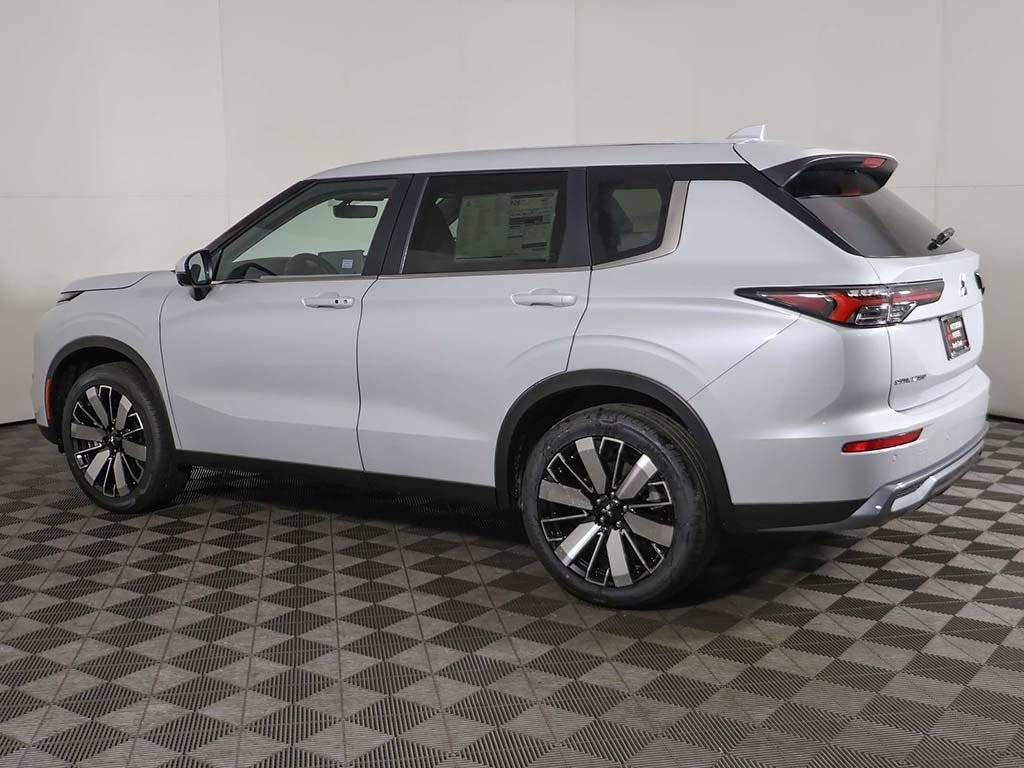 new 2025 Mitsubishi Outlander car, priced at $38,555