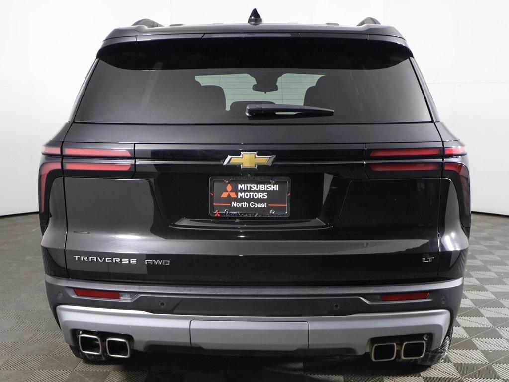 used 2024 Chevrolet Traverse car, priced at $31,490