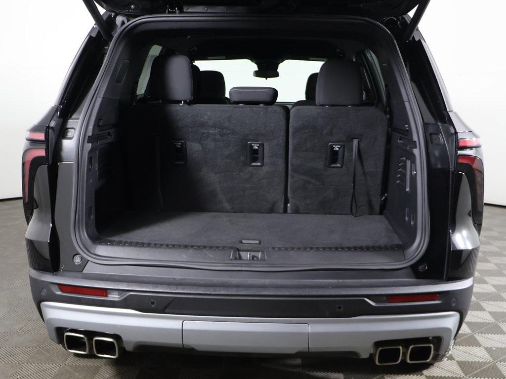 used 2024 Chevrolet Traverse car, priced at $31,490