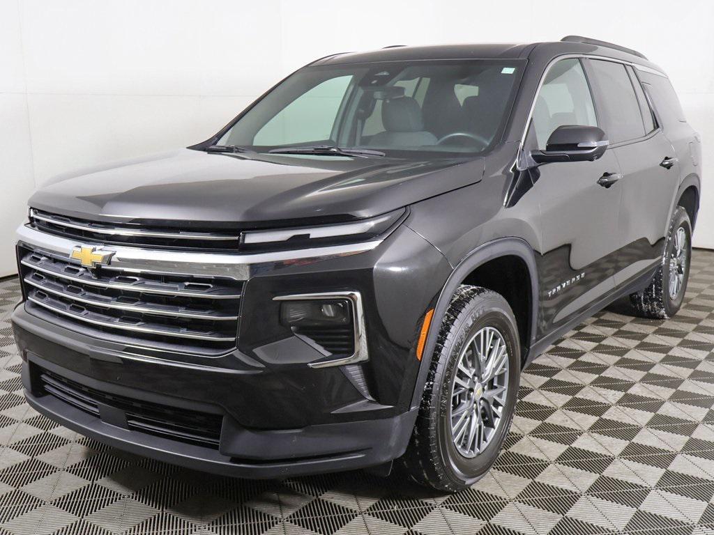 used 2024 Chevrolet Traverse car, priced at $31,490