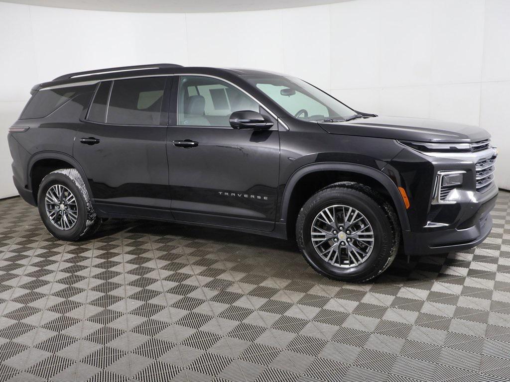 used 2024 Chevrolet Traverse car, priced at $31,490
