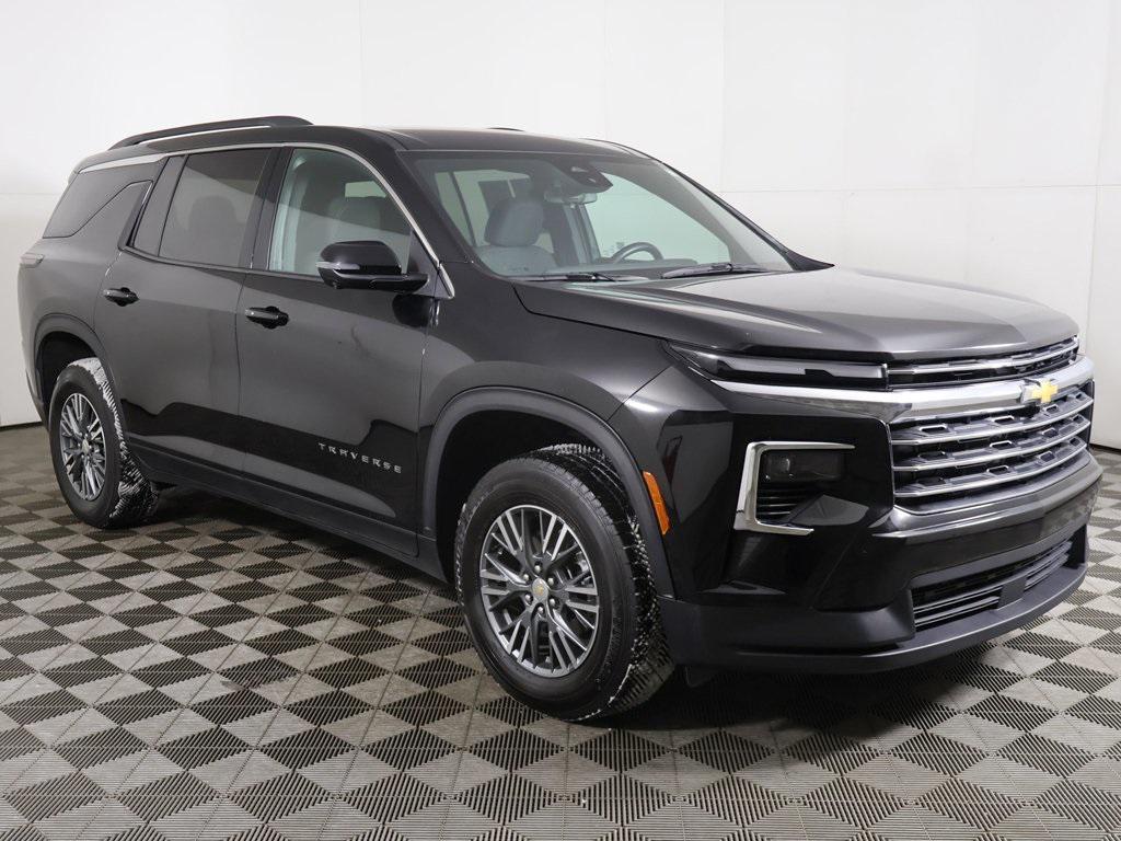 used 2024 Chevrolet Traverse car, priced at $31,490
