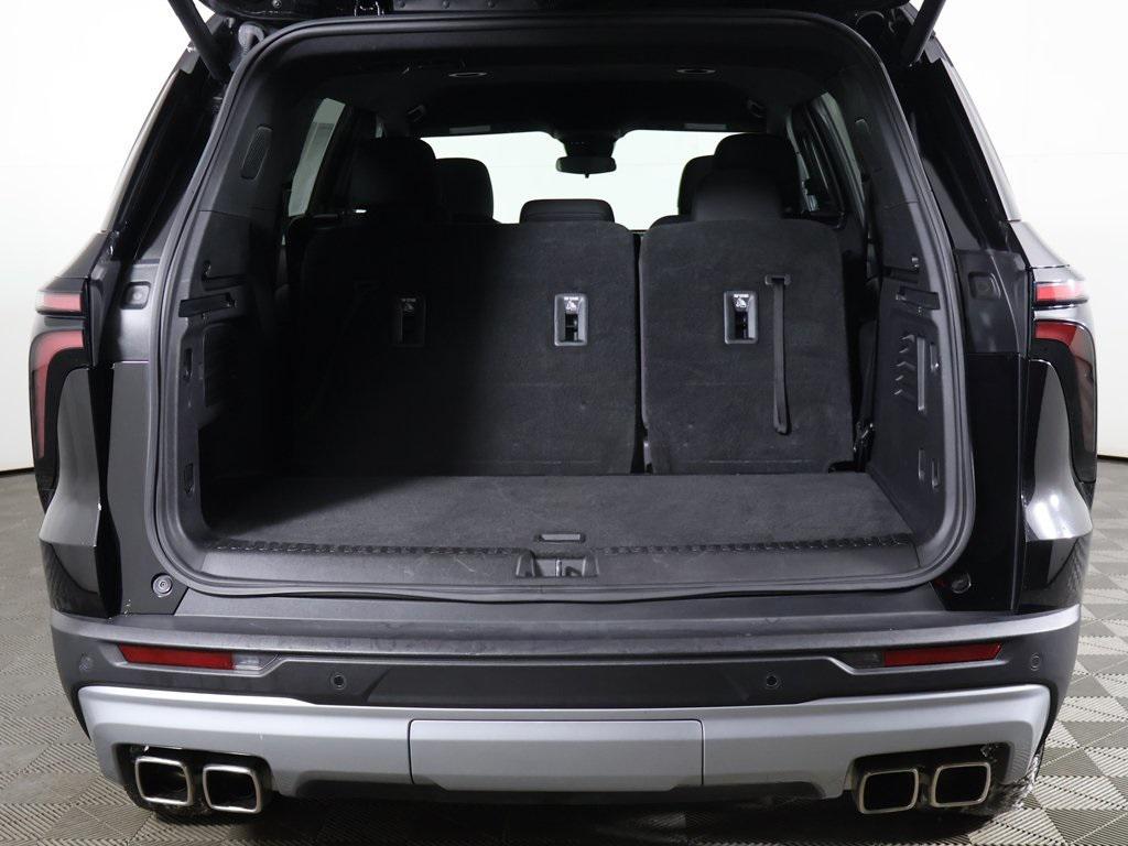 used 2024 Chevrolet Traverse car, priced at $31,490