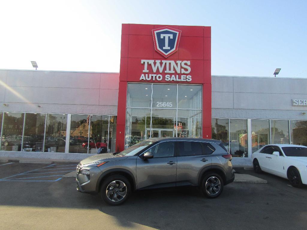 used 2025 Nissan Rogue car, priced at $21,995