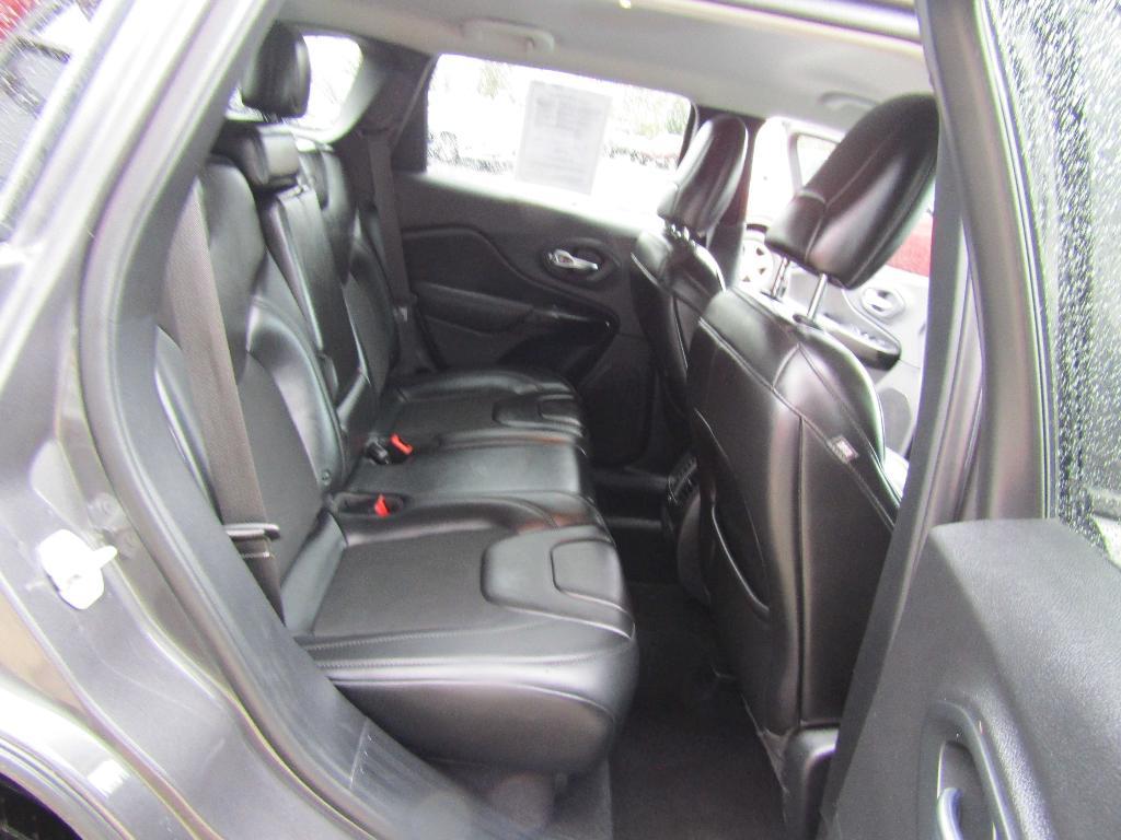 used 2019 Jeep Cherokee car, priced at $12,995