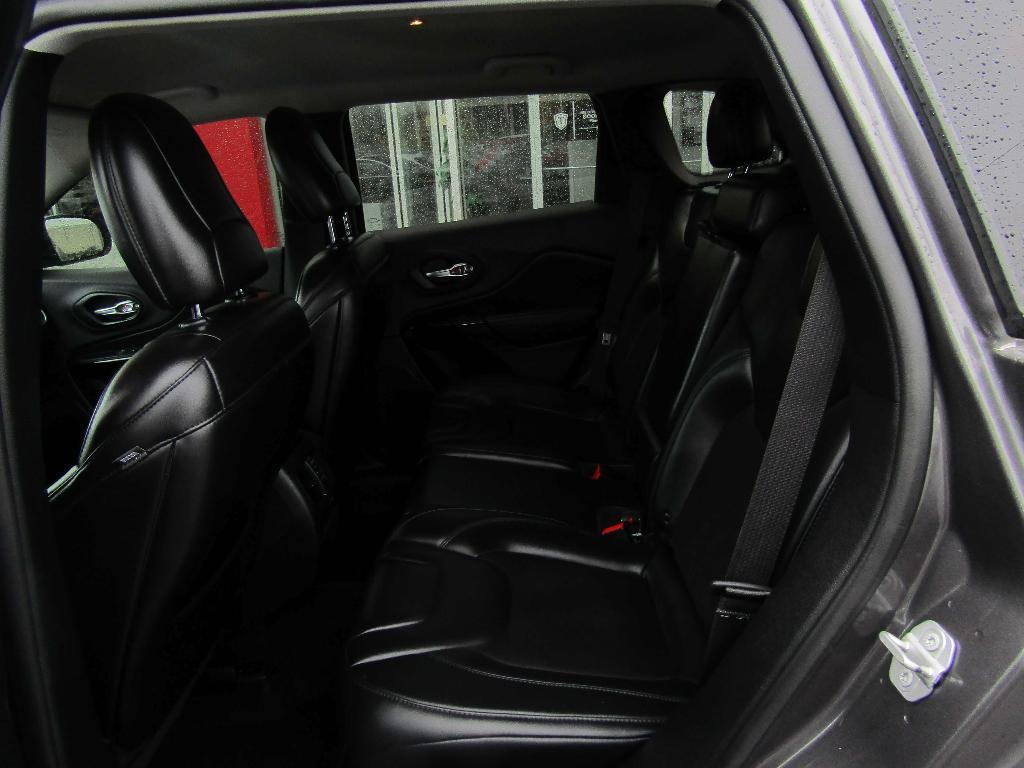 used 2019 Jeep Cherokee car, priced at $12,995