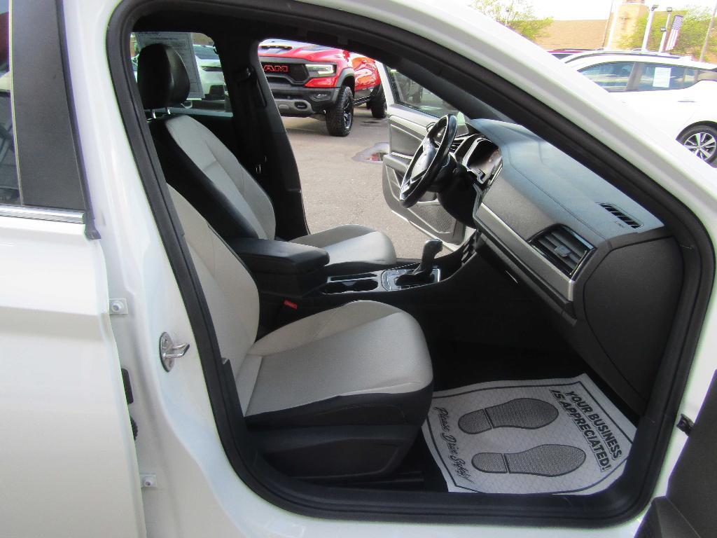 used 2021 Volkswagen Jetta car, priced at $13,995