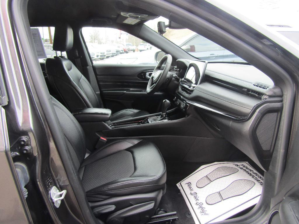 used 2022 Jeep Compass car, priced at $18,995