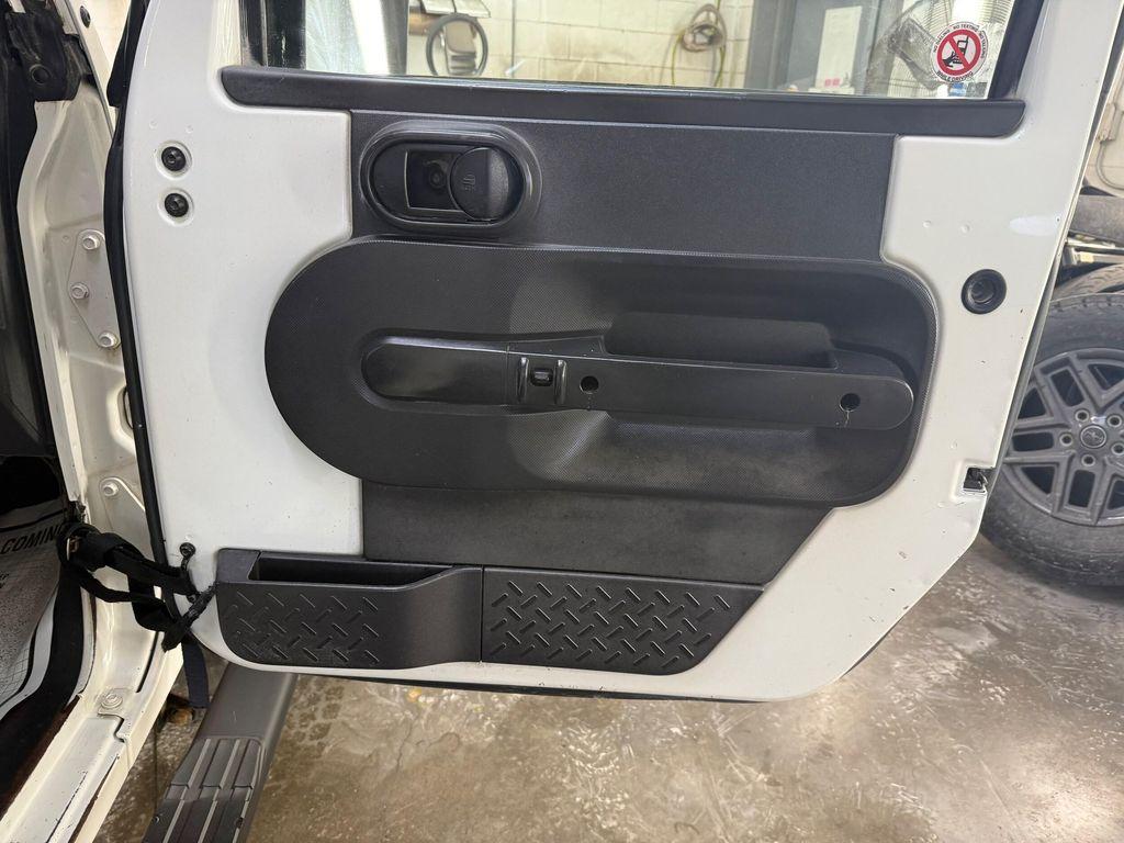 used 2009 Jeep Wrangler Unlimited car, priced at $5,995