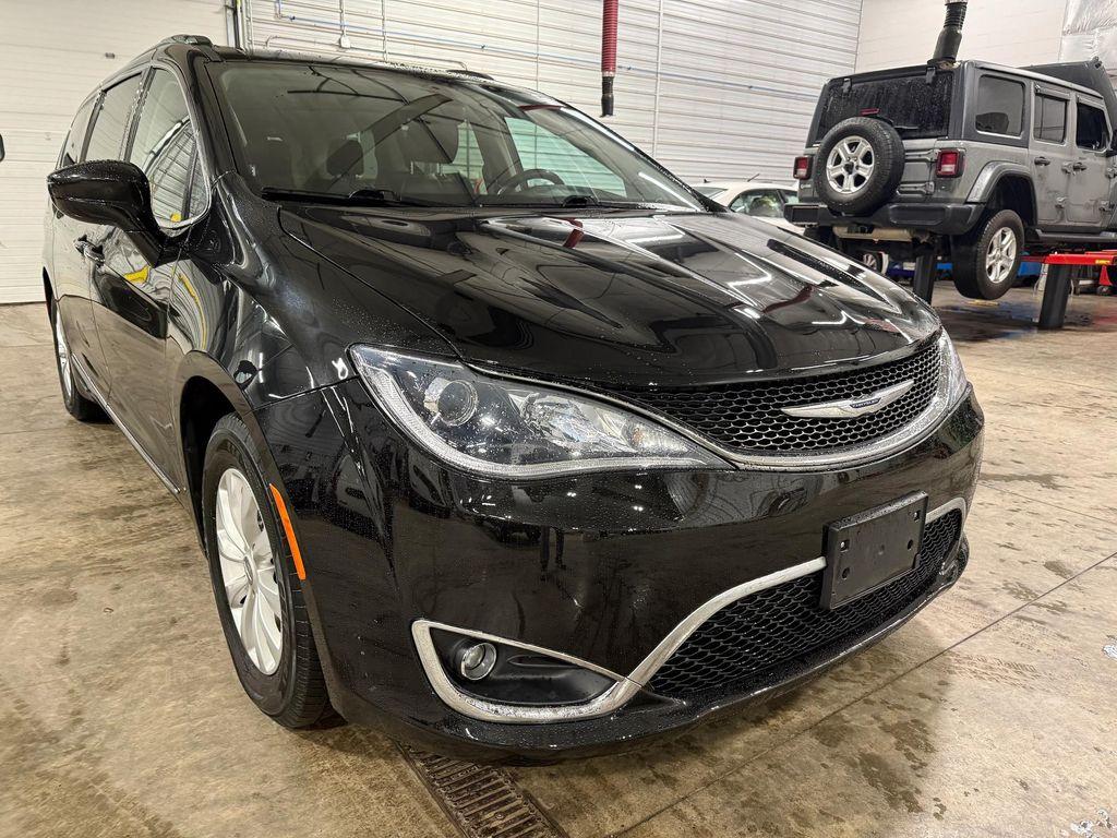 used 2019 Chrysler Pacifica car, priced at $10,644