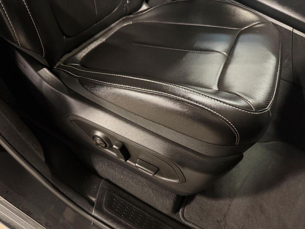 used 2024 Jeep Grand Cherokee car, priced at $35,283