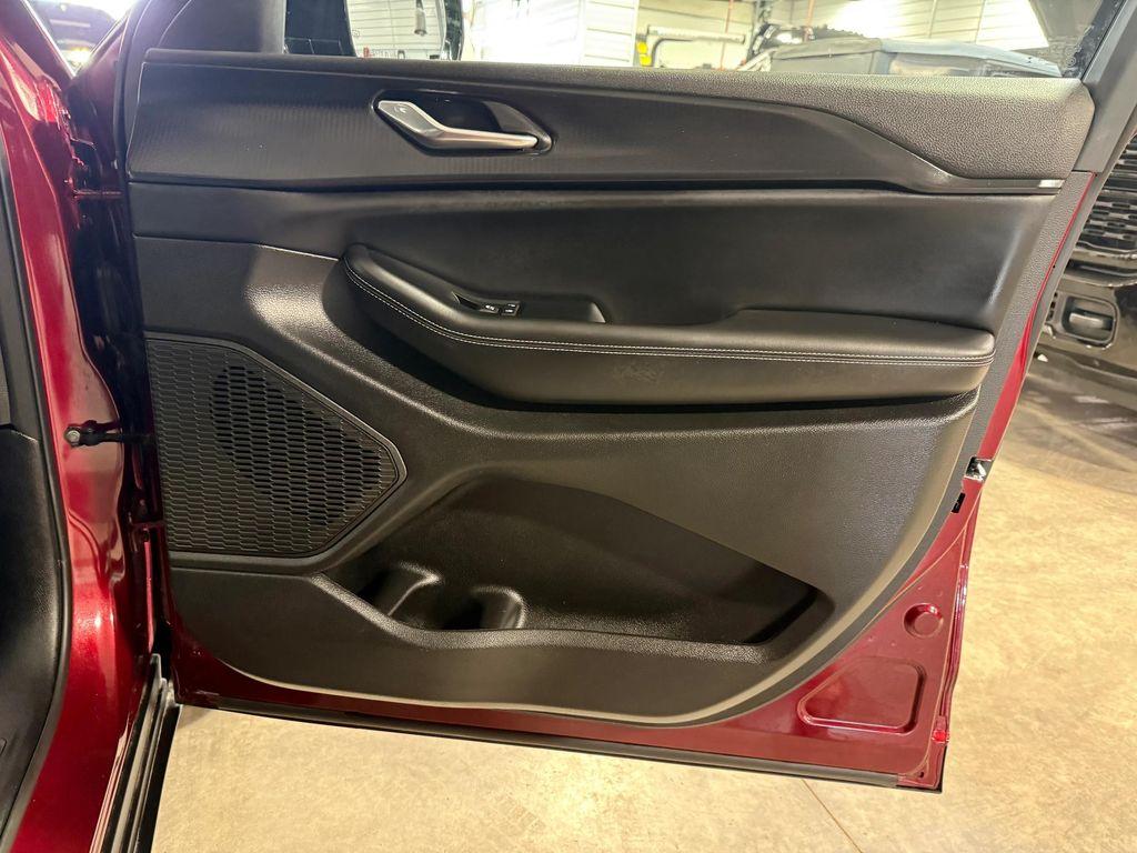 used 2025 Jeep Grand Cherokee L car, priced at $36,783