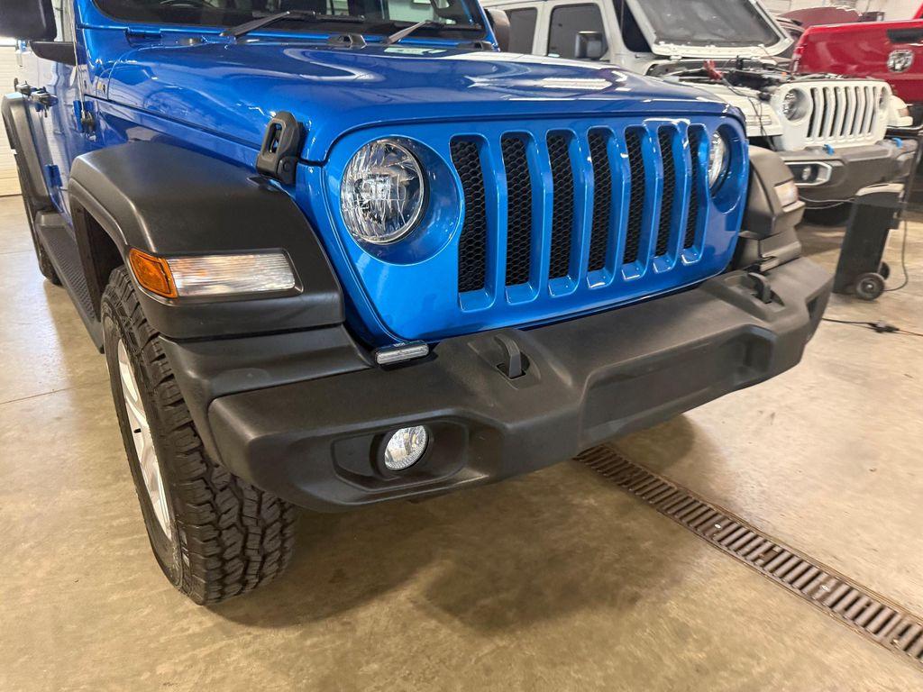 used 2022 Jeep Wrangler Unlimited car, priced at $31,743