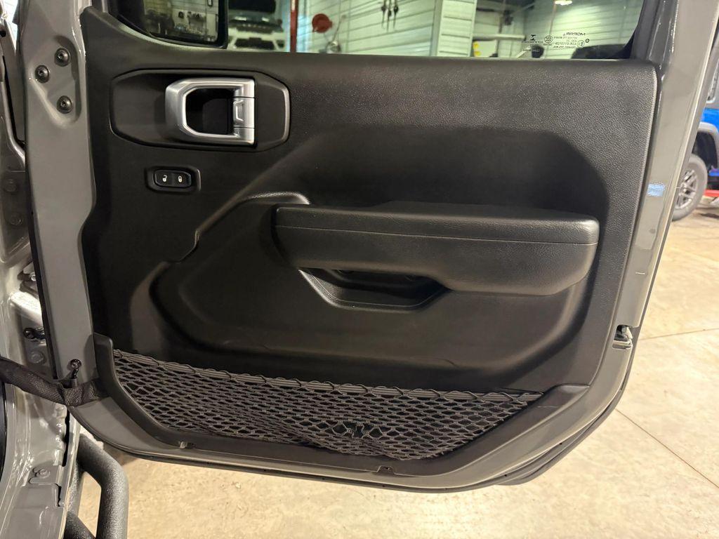 used 2022 Jeep Gladiator car, priced at $32,393