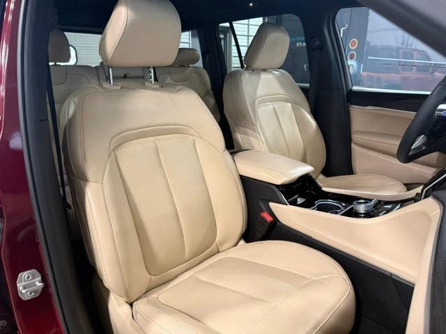 used 2023 Jeep Grand Cherokee car, priced at $28,556