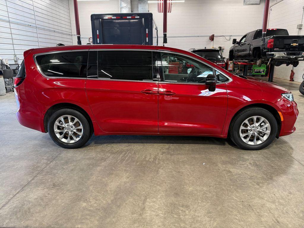 used 2024 Chrysler Pacifica car, priced at $31,953