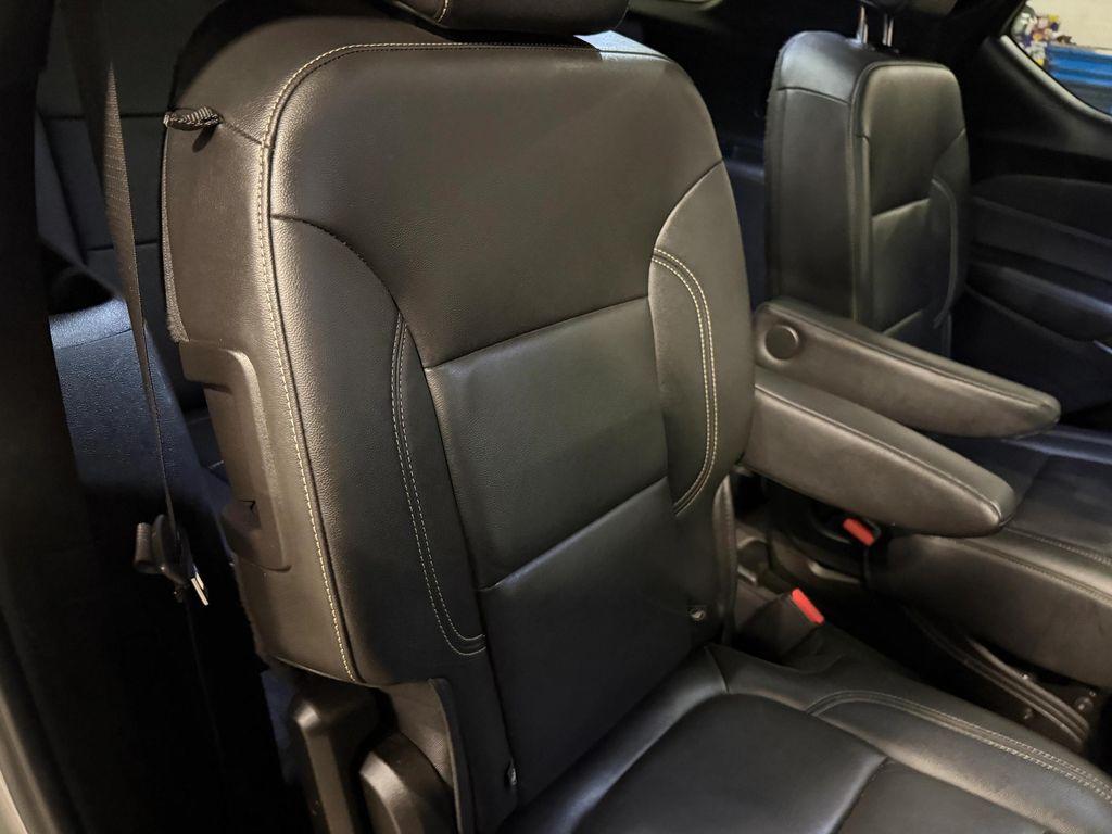 used 2022 Chevrolet Traverse car, priced at $22,756