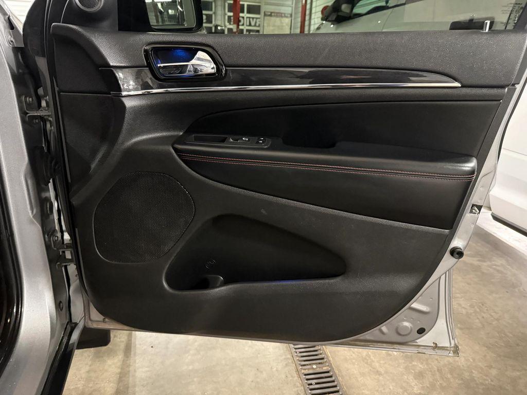 used 2020 Jeep Grand Cherokee car, priced at $16,914