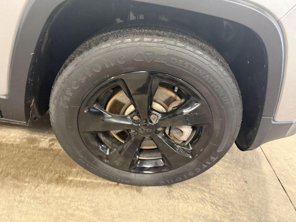 used 2016 Jeep Cherokee car, priced at $12,256