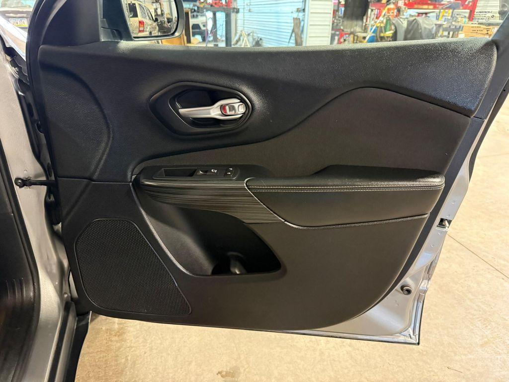 used 2016 Jeep Cherokee car, priced at $12,256