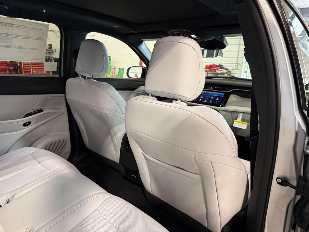 new 2026 Jeep Cherokee car, priced at $40,500