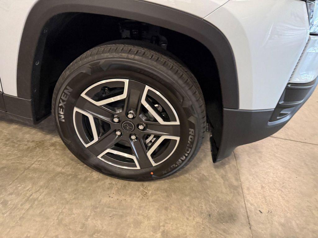 new 2026 Jeep Cherokee car, priced at $40,500