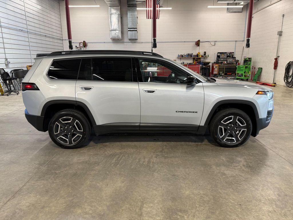 new 2026 Jeep Cherokee car, priced at $40,500