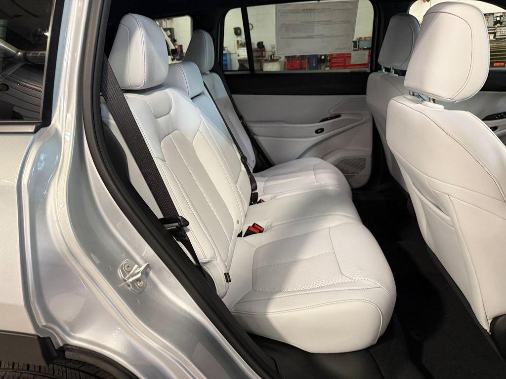 new 2026 Jeep Cherokee car, priced at $40,500