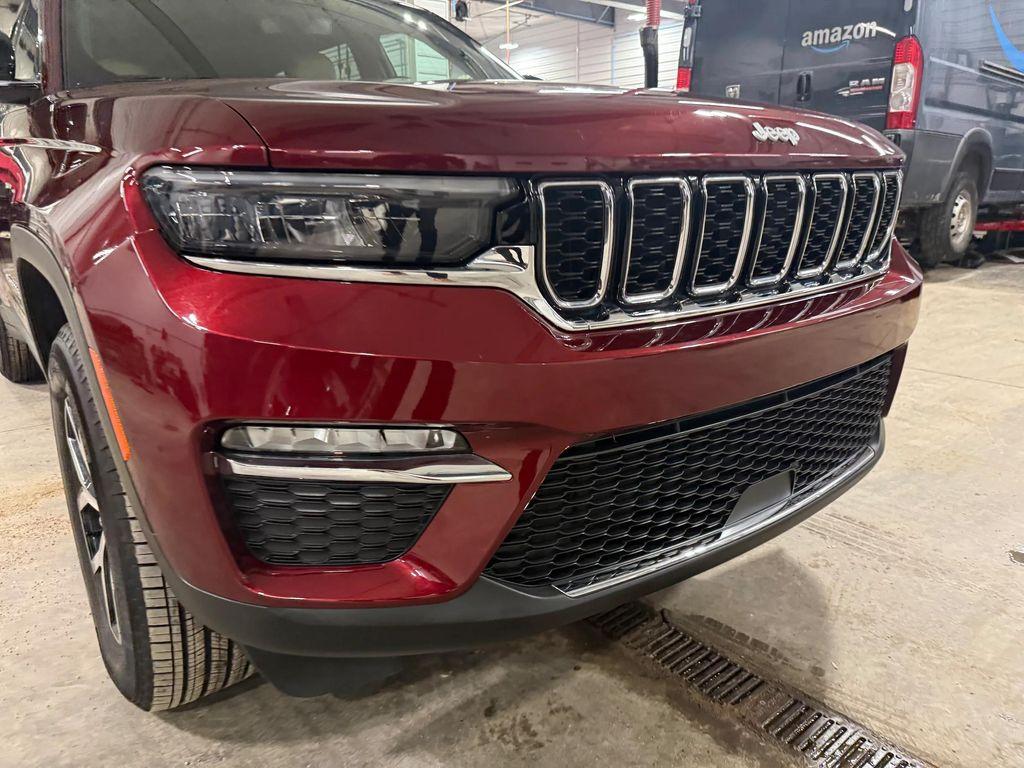 used 2024 Jeep Grand Cherokee car, priced at $34,421