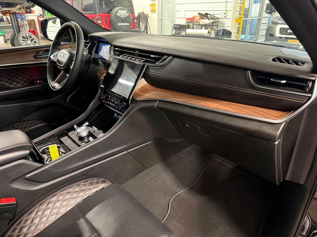 used 2025 Jeep Grand Cherokee L car, priced at $49,143