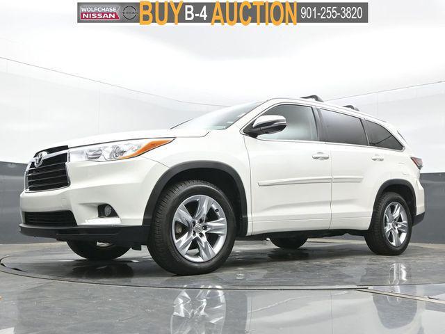 used 2015 Toyota Highlander car, priced at $15,999