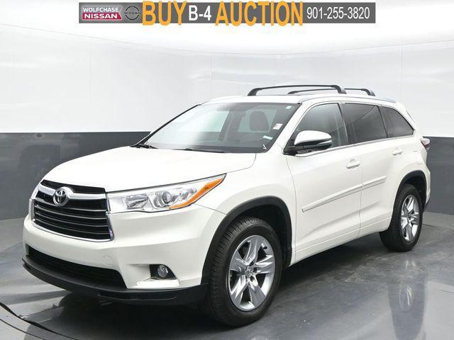 used 2015 Toyota Highlander car, priced at $15,999
